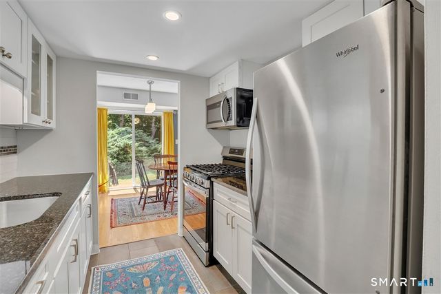 17 Brookwood Drive B, Rocky Hill, CT 06067