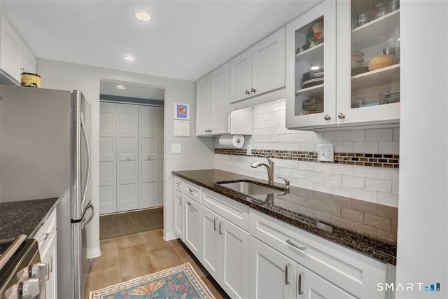17 Brookwood Drive B, Rocky Hill, CT 06067