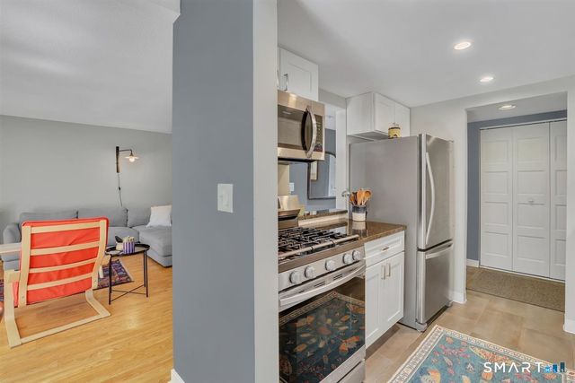 17 Brookwood Drive B, Rocky Hill, CT 06067