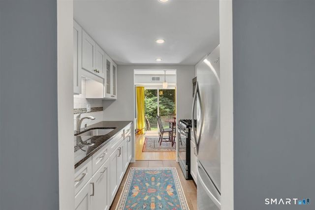 17 Brookwood Drive B, Rocky Hill, CT 06067