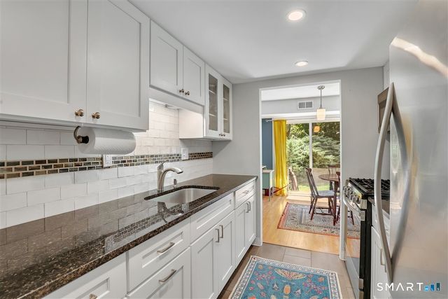 17 Brookwood Drive B, Rocky Hill, CT 06067