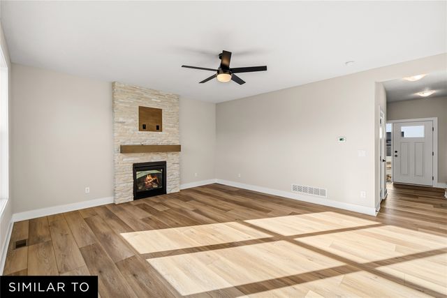 1009 Shady Lane Drive, Norwalk, IA 50211
