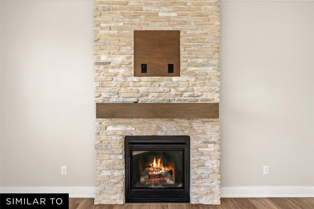 1009 Shady Lane Drive, Norwalk, IA 50211