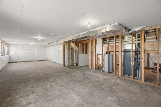 1009 Shady Lane Drive, Norwalk, IA 50211