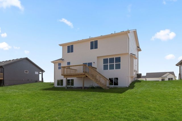 1009 Shady Lane Drive, Norwalk, IA 50211