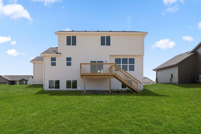 1009 Shady Lane Drive, Norwalk, IA 50211