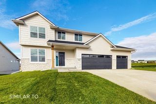 1009 Shady Lane Drive, Norwalk, IA 50211