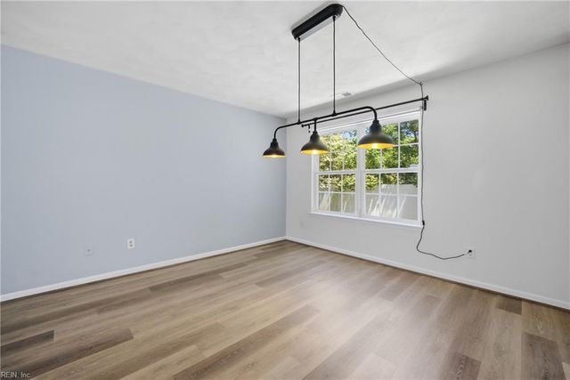 6354 Trafalgar Ct, Norfolk, VA 23513