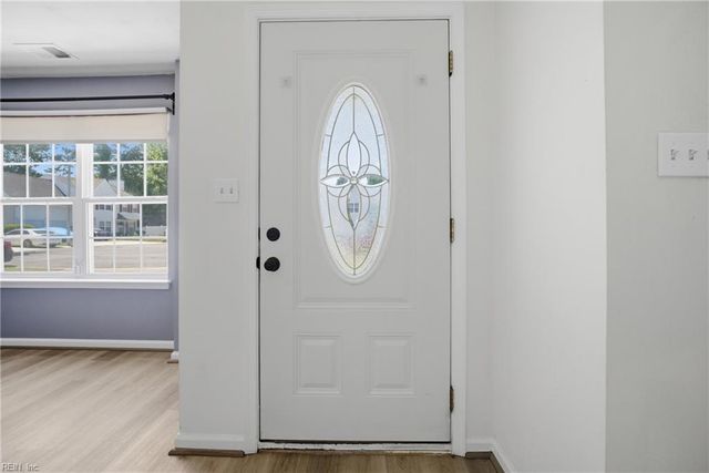 6354 Trafalgar Ct, Norfolk, VA 23513
