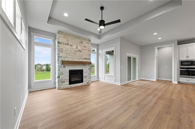 1608 SW Arbor Park Drive, Lee's Summit, MO 64082