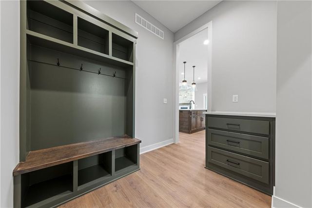 1608 SW Arbor Park Drive, Lee's Summit, MO 64082