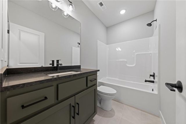 1608 SW Arbor Park Drive, Lee's Summit, MO 64082