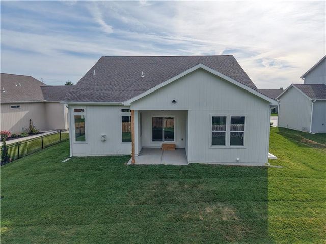 1608 SW Arbor Park Drive, Lee's Summit, MO 64082