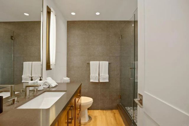 5570 Calumet Avenue, La Jolla, CA 92037