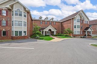 561 Sarah Lane 103, Creve Coeur, MO 63141