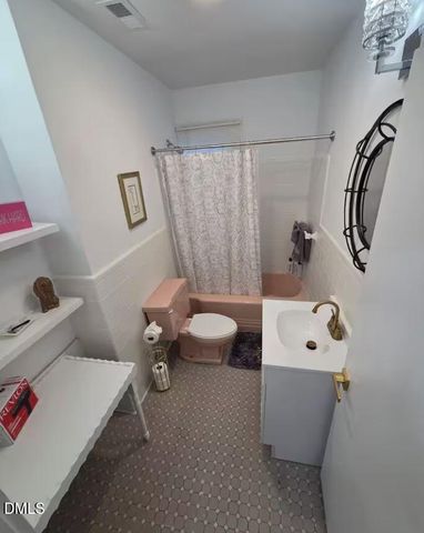 203 W Rockspring Street, Henderson, NC 27536