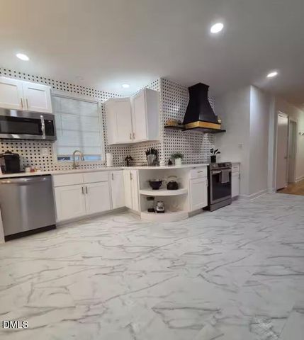 203 W Rockspring Street, Henderson, NC 27536