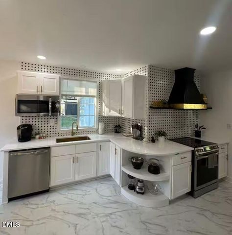 203 W Rockspring Street, Henderson, NC 27536