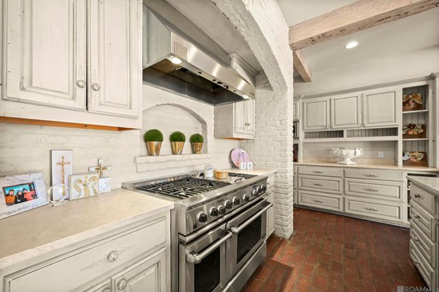 19011 E Pinnacle Cir, Baton Rouge, LA 70810