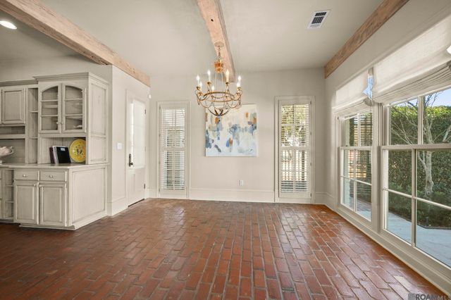 19011 E Pinnacle Cir, Baton Rouge, LA 70810