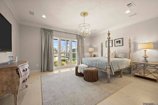 19011 E Pinnacle Cir, Baton Rouge, LA 70810