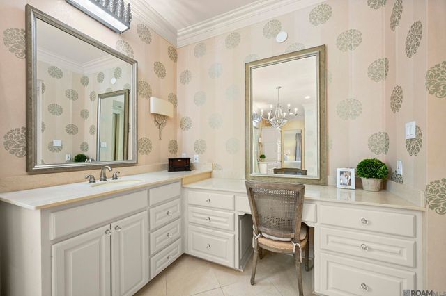 19011 E Pinnacle Cir, Baton Rouge, LA 70810