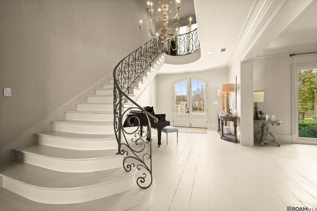 19011 E Pinnacle Cir, Baton Rouge, LA 70810