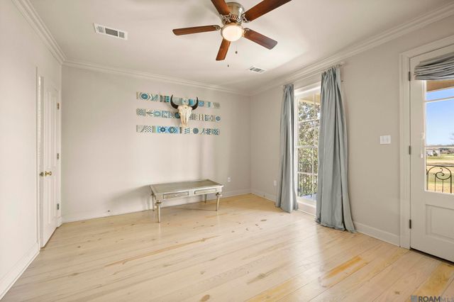 19011 E Pinnacle Cir, Baton Rouge, LA 70810