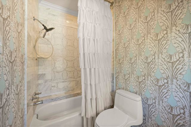 19011 E Pinnacle Cir, Baton Rouge, LA 70810