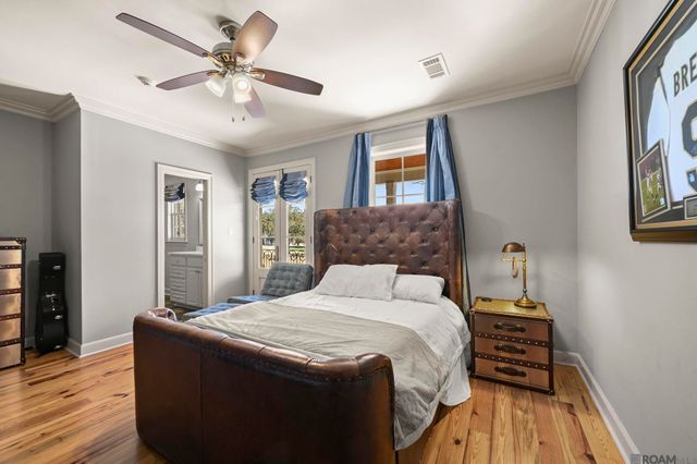 19011 E Pinnacle Cir, Baton Rouge, LA 70810