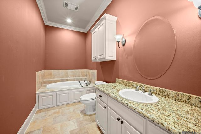 19011 E Pinnacle Cir, Baton Rouge, LA 70810