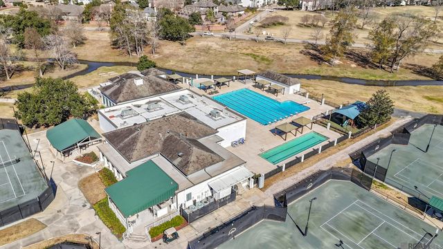 19011 E Pinnacle Cir, Baton Rouge, LA 70810