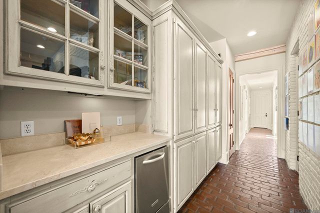 19011 E Pinnacle Cir, Baton Rouge, LA 70810