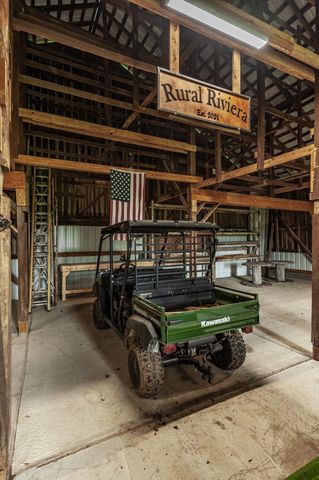 1113 E Robertson Rd, Castalian Springs, TN 37031