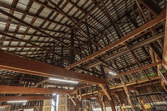 1113 E Robertson Rd, Castalian Springs, TN 37031