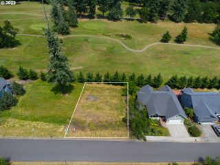 980 HOLLY Ave, Cottage Grove, OR 97424