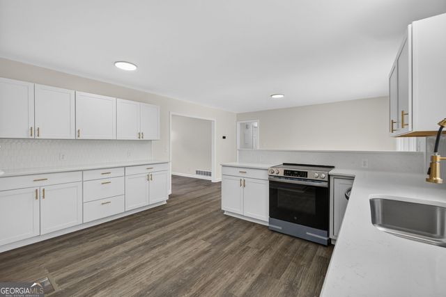 2676 Lilac Drive, Morrow, GA 30260
