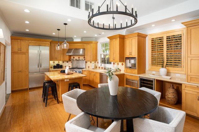 2121 Creeden Way, Mountain View, CA 94040