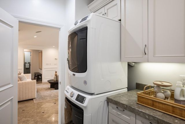 2121 Creeden Way, Mountain View, CA 94040