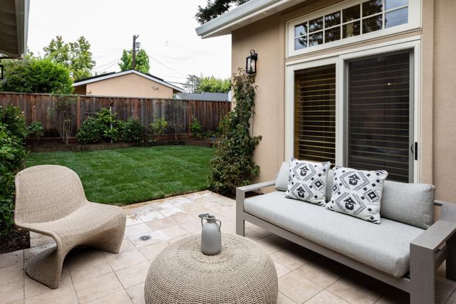 2121 Creeden Way, Mountain View, CA 94040