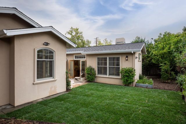 2121 Creeden Way, Mountain View, CA 94040