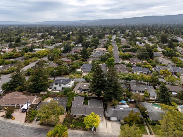 2121 Creeden Way, Mountain View, CA 94040