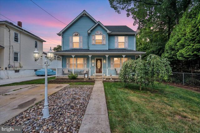 24 COUNTY AVE, Maple Shade, NJ 08052