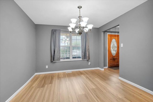 24 COUNTY AVE, Maple Shade, NJ 08052