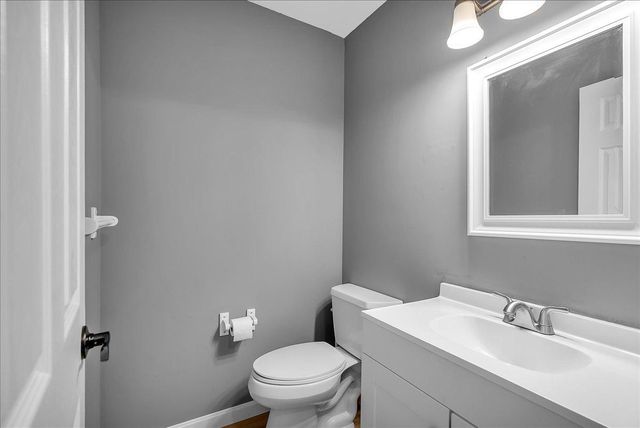 24 COUNTY AVE, Maple Shade, NJ 08052