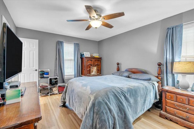24 COUNTY AVE, Maple Shade, NJ 08052