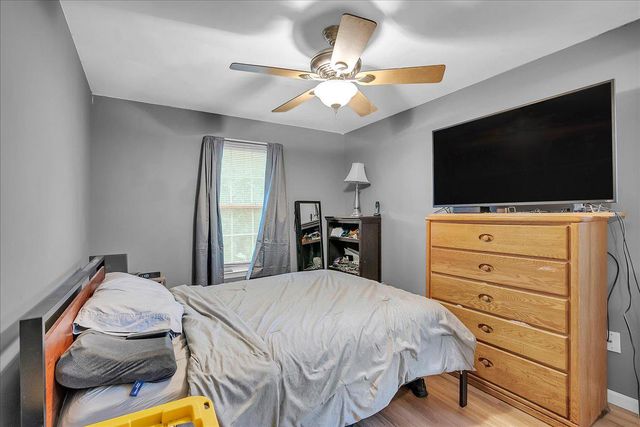 24 COUNTY AVE, Maple Shade, NJ 08052