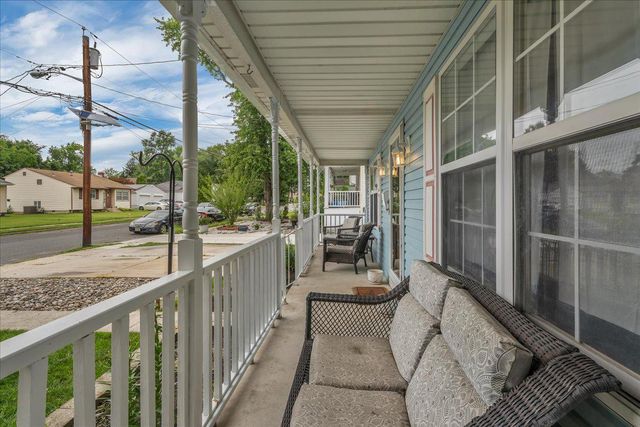 24 COUNTY AVE, Maple Shade, NJ 08052