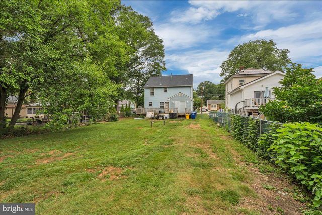 24 COUNTY AVE, Maple Shade, NJ 08052
