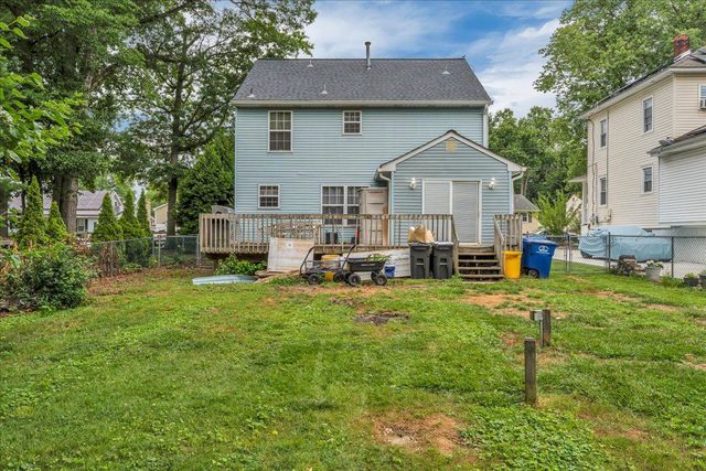 24 COUNTY AVE, Maple Shade, NJ 08052